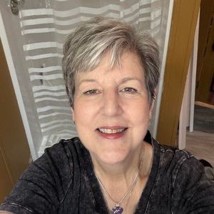 Meet your Posher, Julie